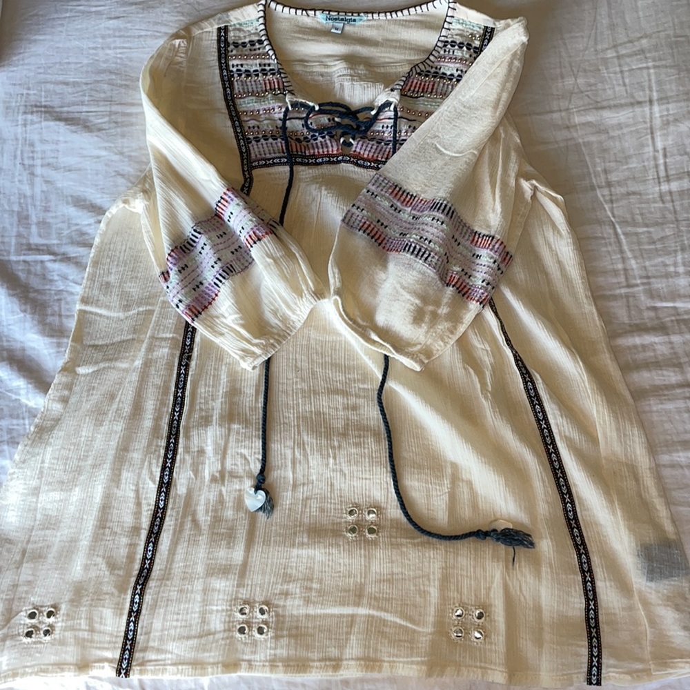Beautiful top - Picture 5 of 6